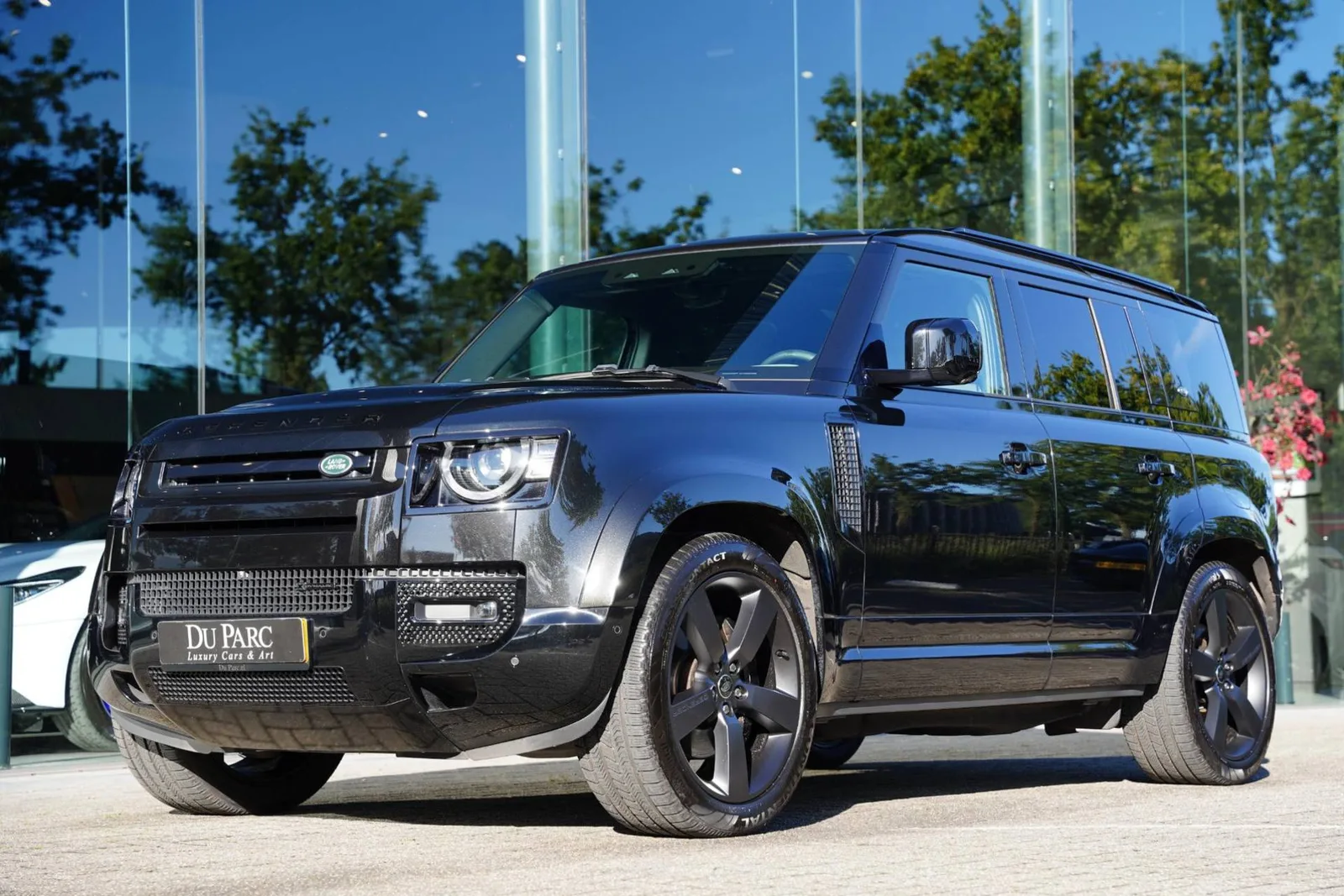 Land Rover Defender (2023) — foto 1