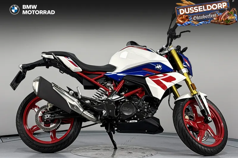 Foto van BMW G 310 R Polarwhite/ Racingblue