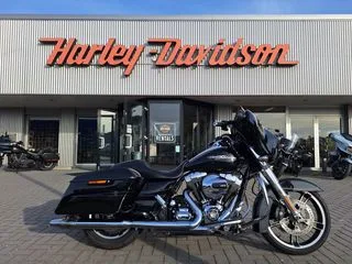 Harley-Davidson Street Glide (2015) — foto 1