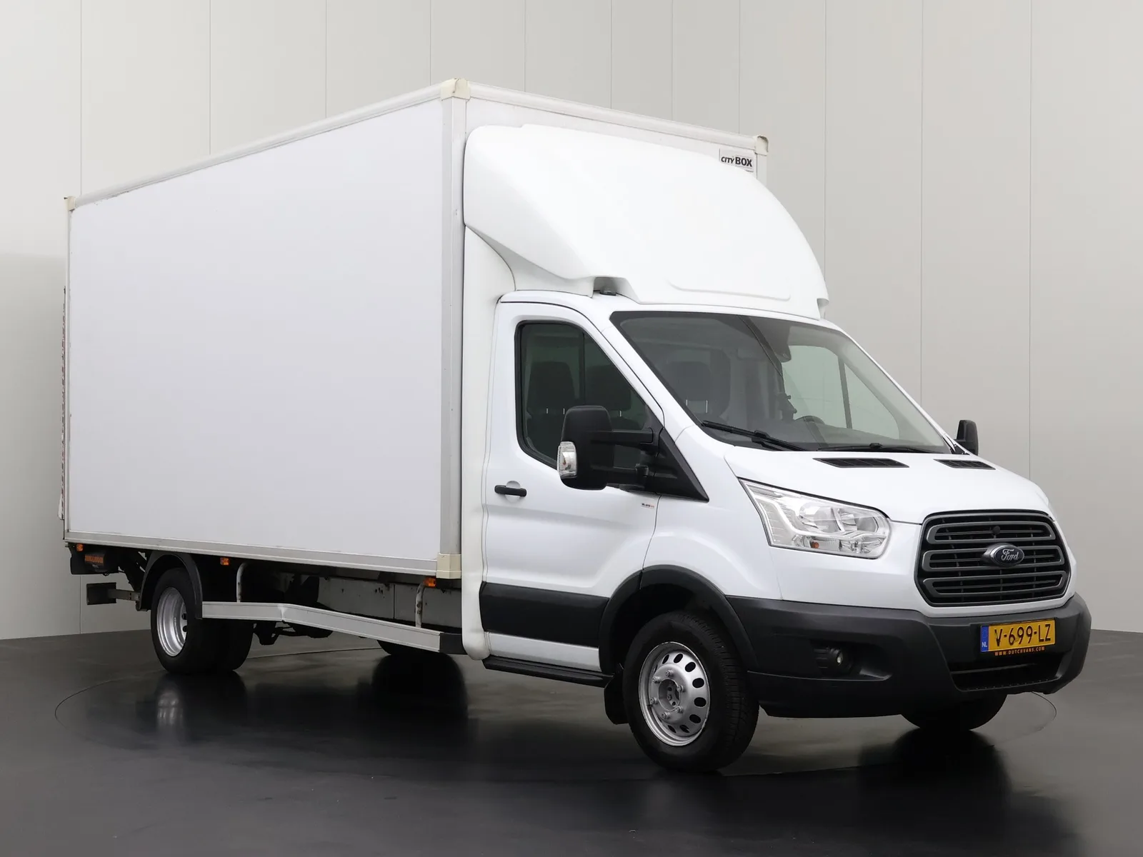 Ford Transit (2018) — foto 1