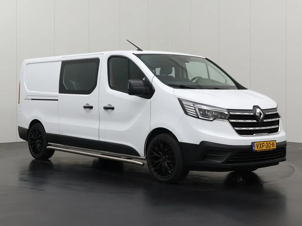 Renault Trafic (2023) — foto 1