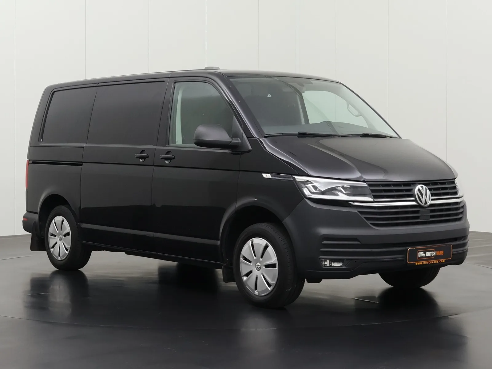 Volkswagen Transporter (2022) — foto 1