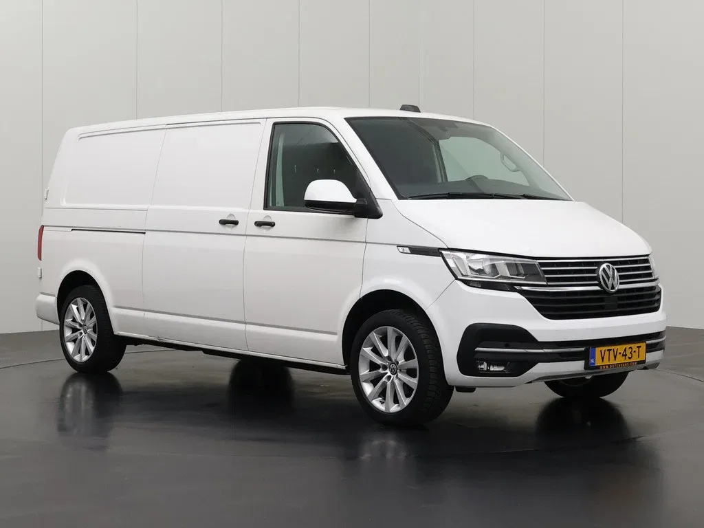 Volkswagen Transporter (2023) — foto 1