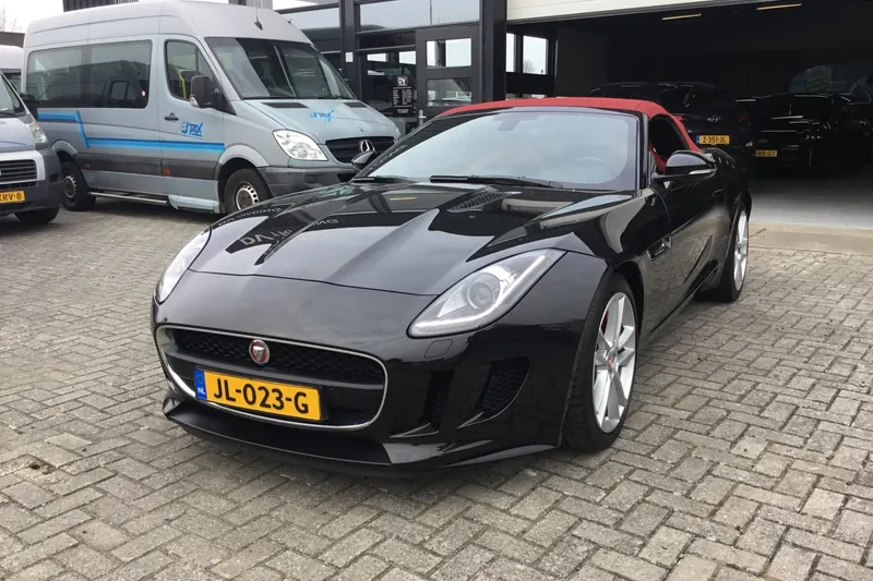 Jaguar F-Type (2016)