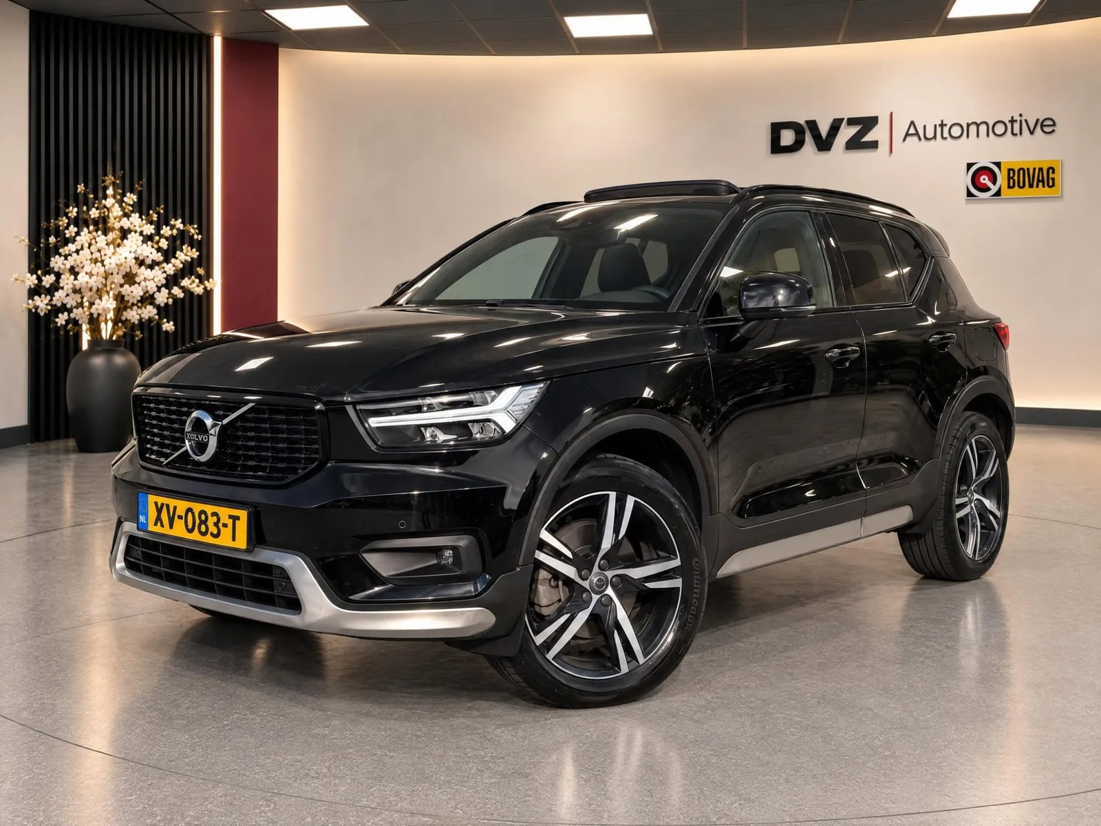 Volvo XC40 (2019) — foto 1