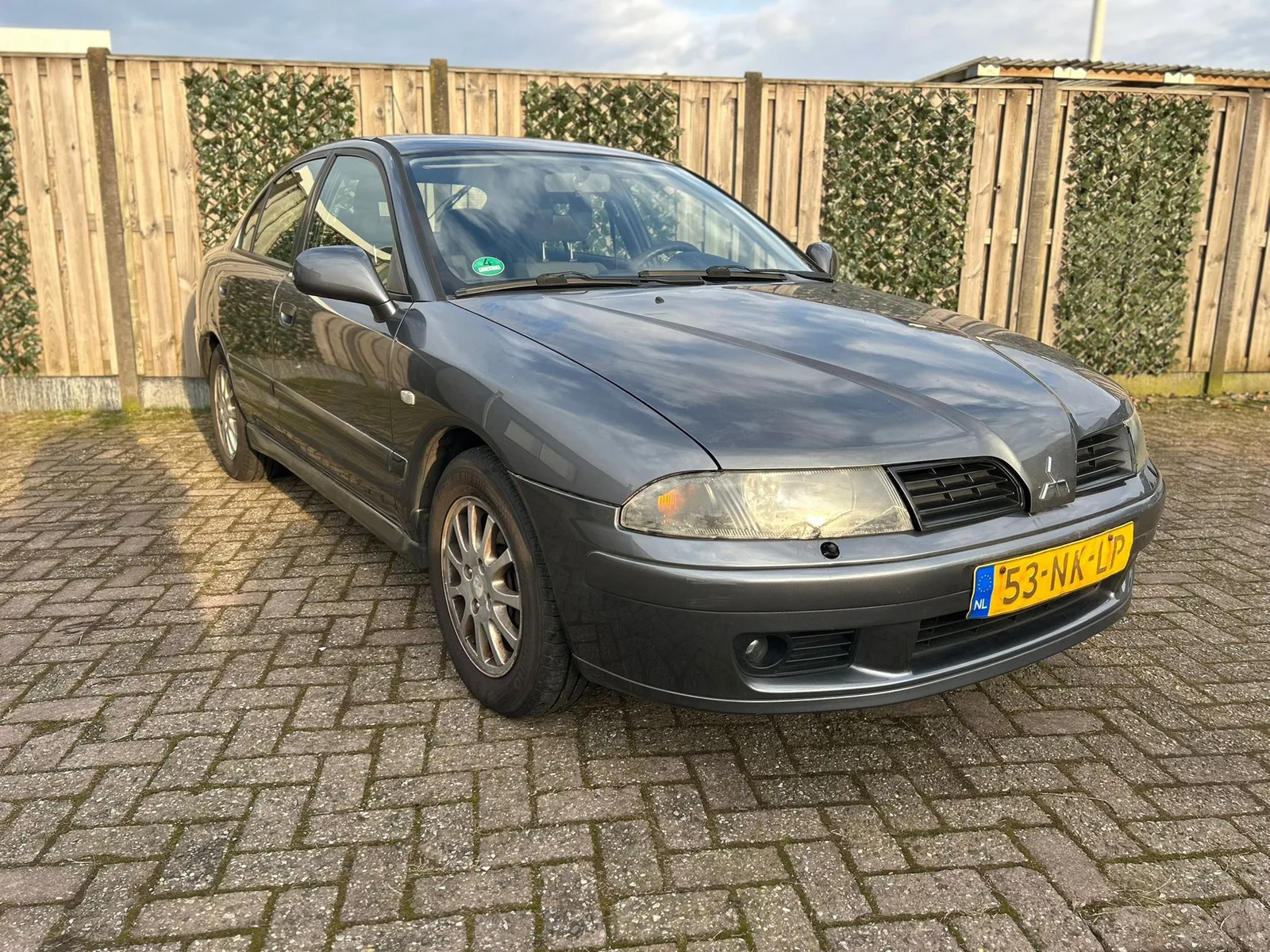 Mitsubishi Carisma (2003) — foto 1