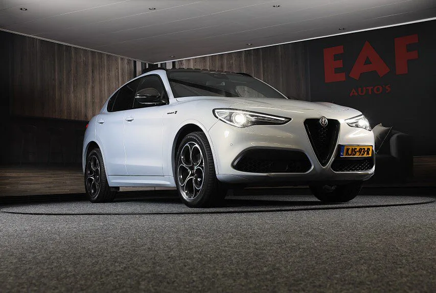 Alfa Romeo Stelvio (2021) — foto 1