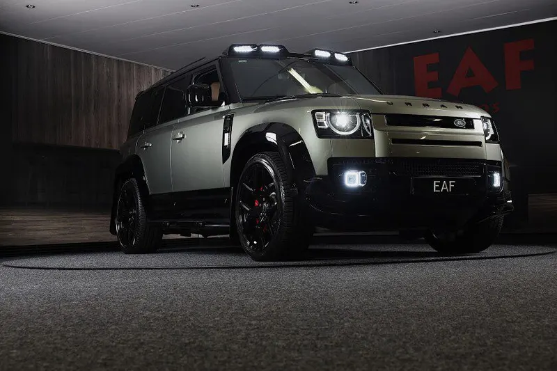 Land Rover Defender (2025)