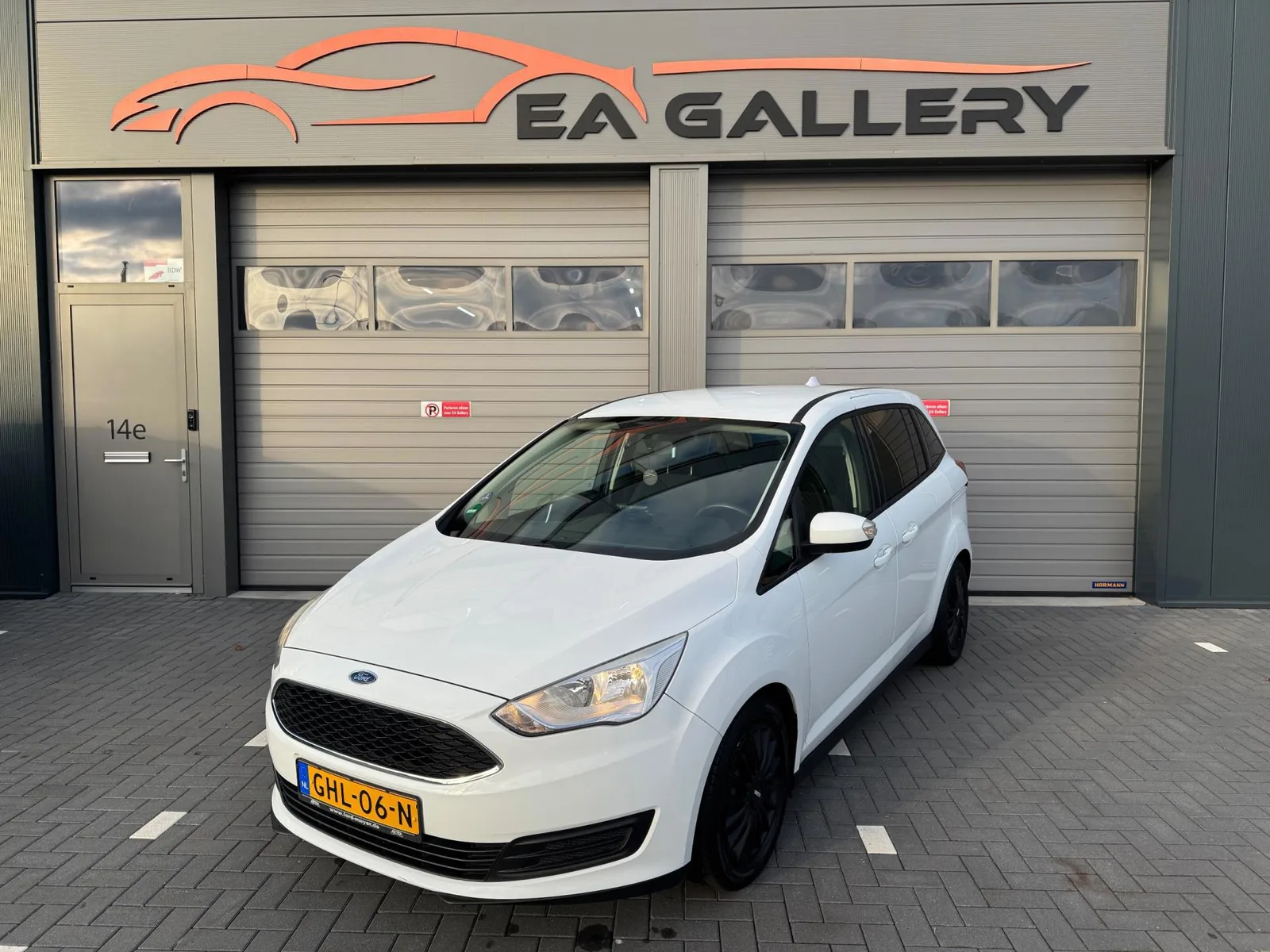 Ford Grand C-Max (2015) — foto 1