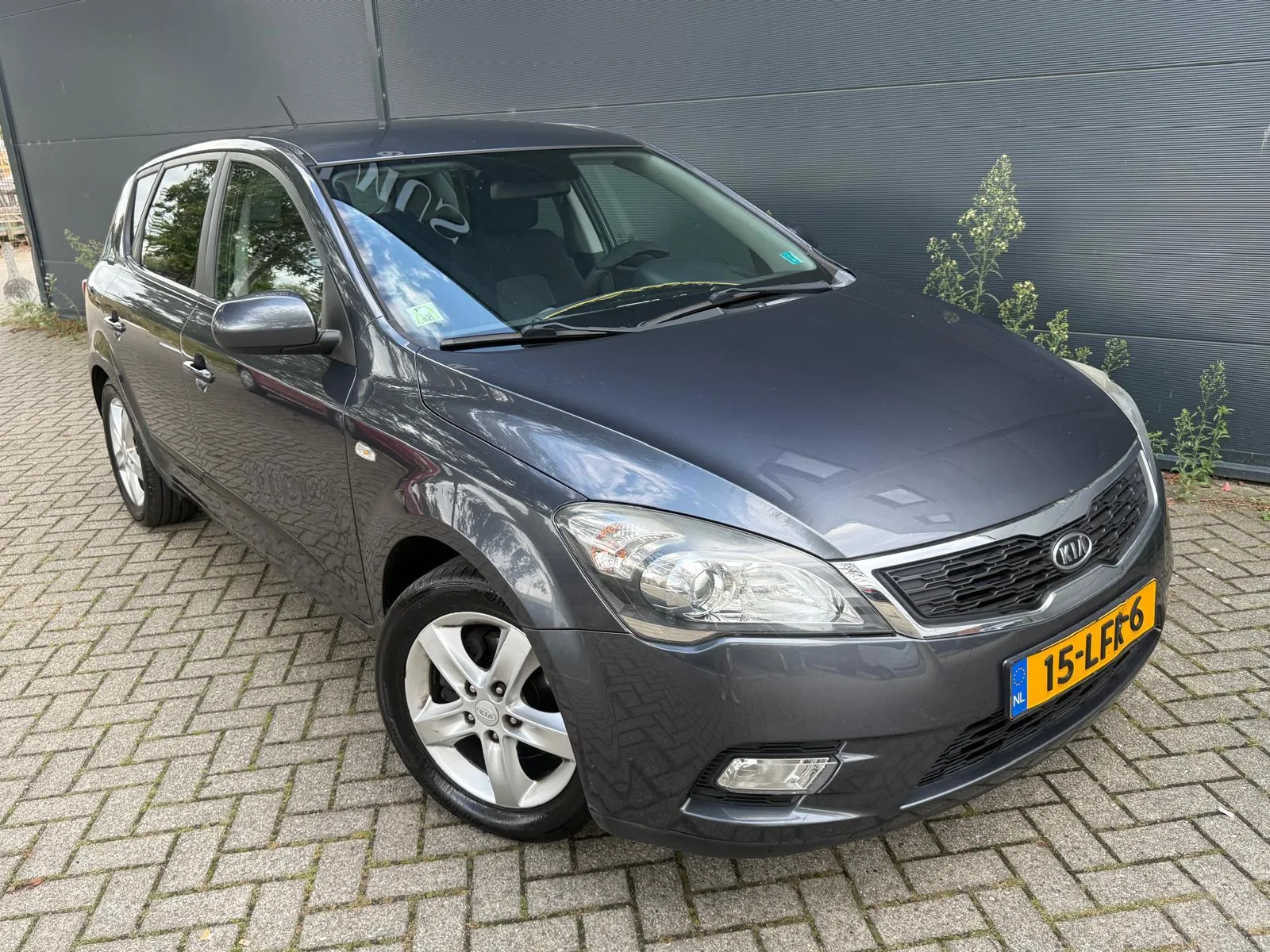 Kia Cee'd (2010) — foto 1