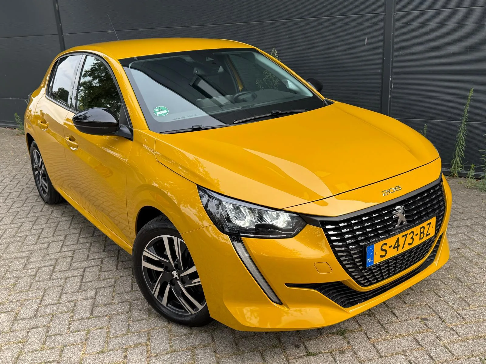 Peugeot 208 (2023) — foto 1