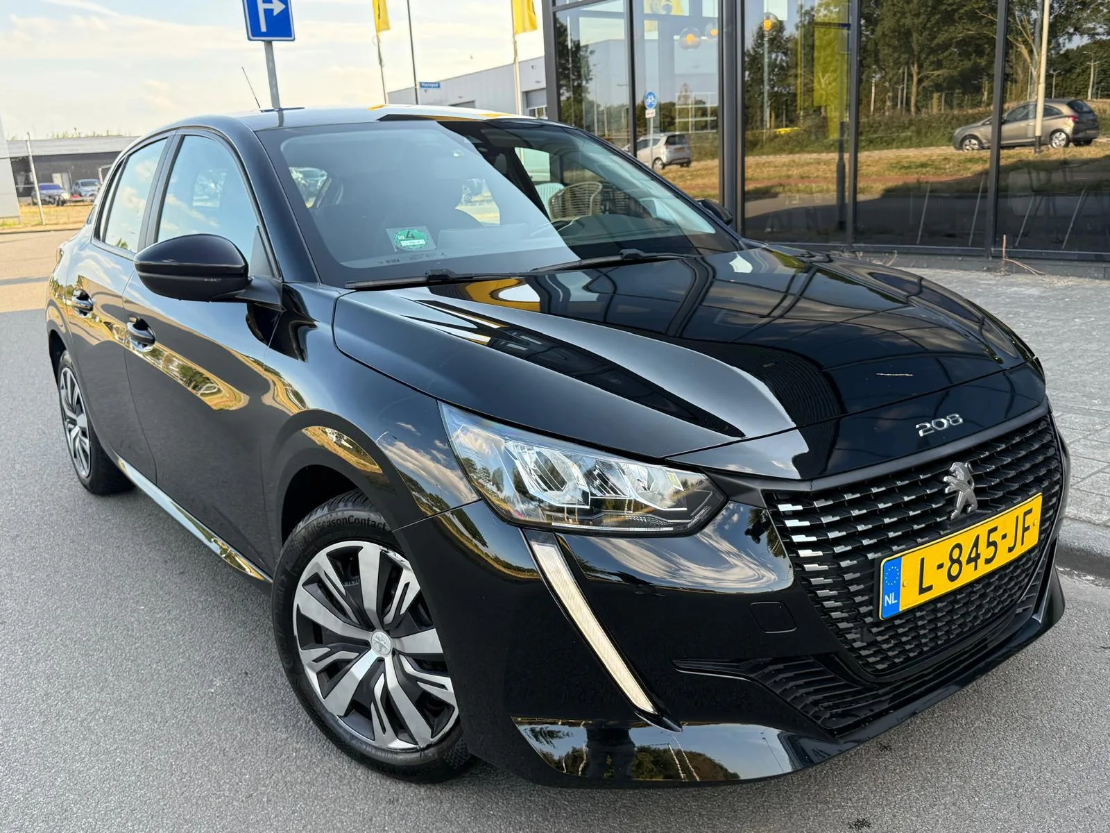 Peugeot 208 (2021) — foto 1