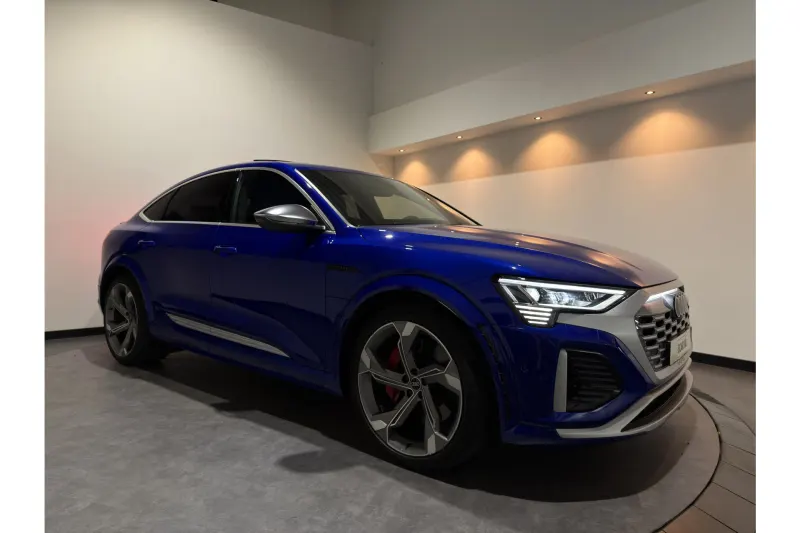 Audi SQ8 (2023)