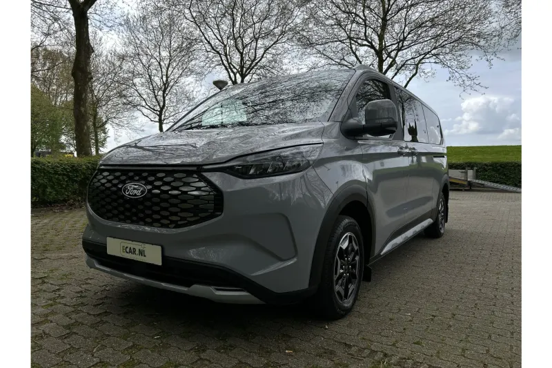 Ford E-Tourneo Custom (2026)