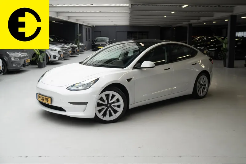 Tesla Model 3 (2021)