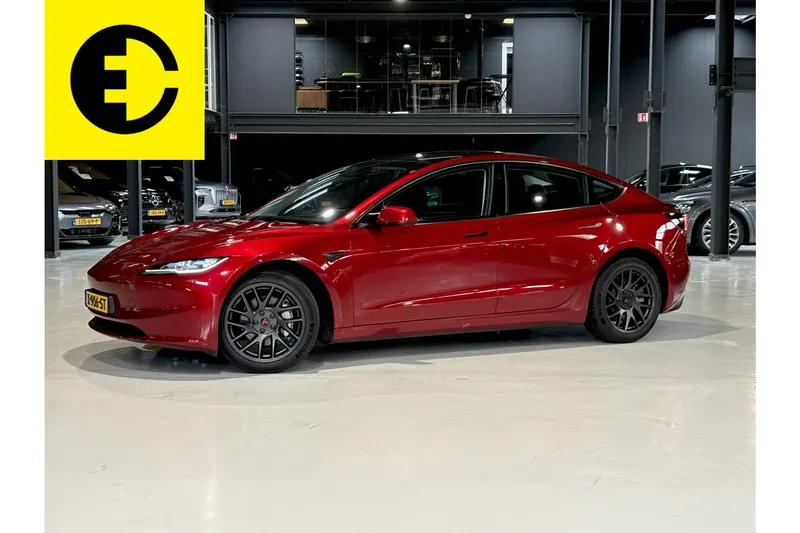 Tesla Model 3 (2024)
