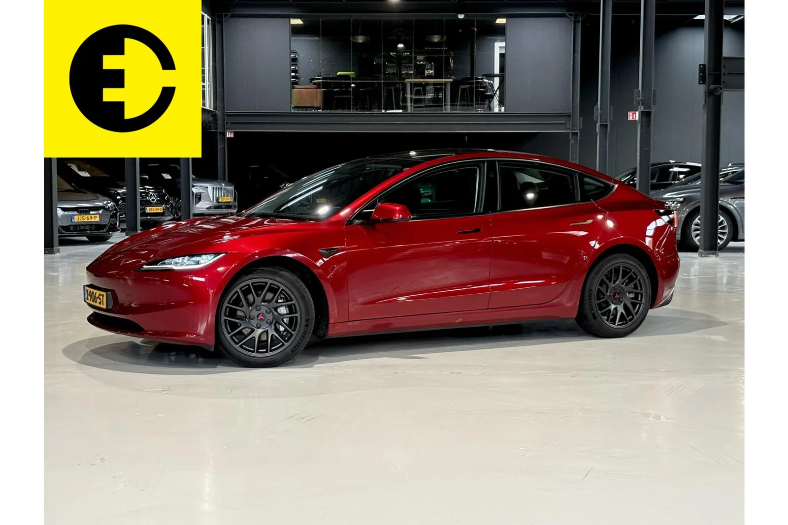 Tesla Model 3 (2024) — foto 1