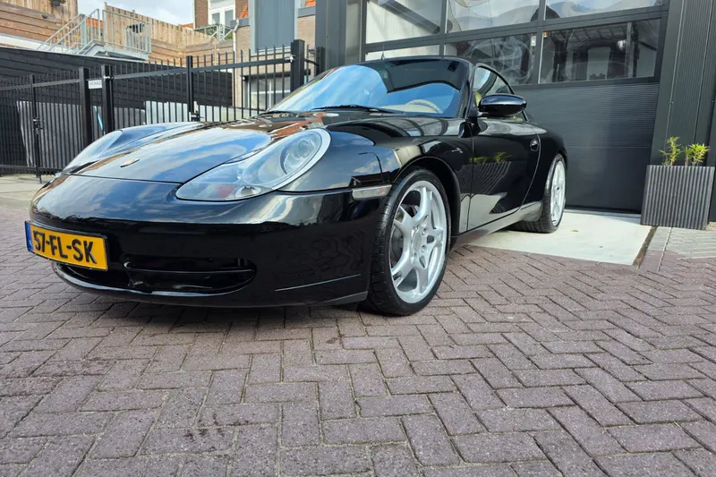 Porsche 911 (2000)