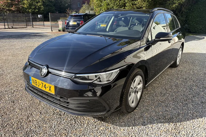 Volkswagen Golf (2023)