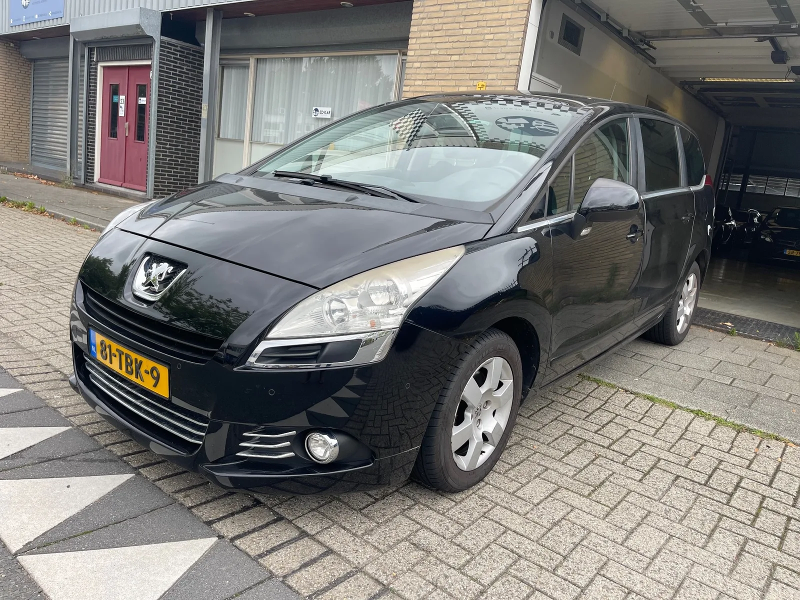 Peugeot 5008 (2012) — foto 1