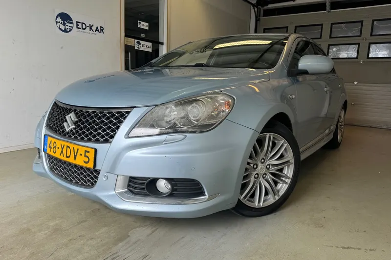 Suzuki KIZASHI (2012)
