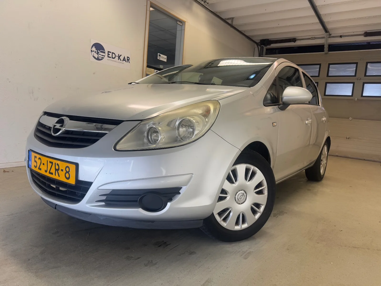 Opel Corsa (2009) — foto 1