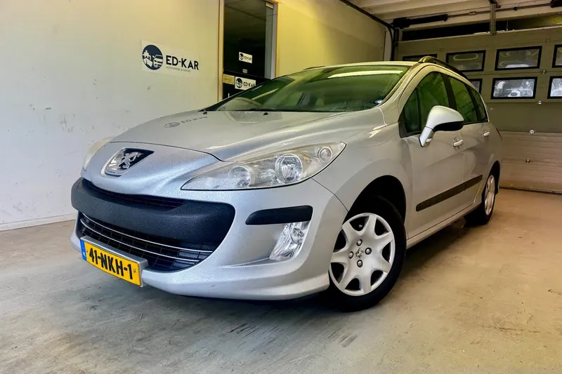 Peugeot 308 (2010)