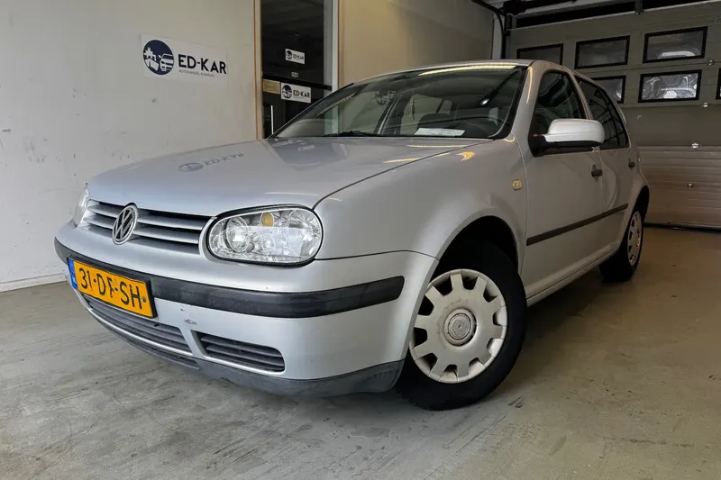 Volkswagen Golf (1999)