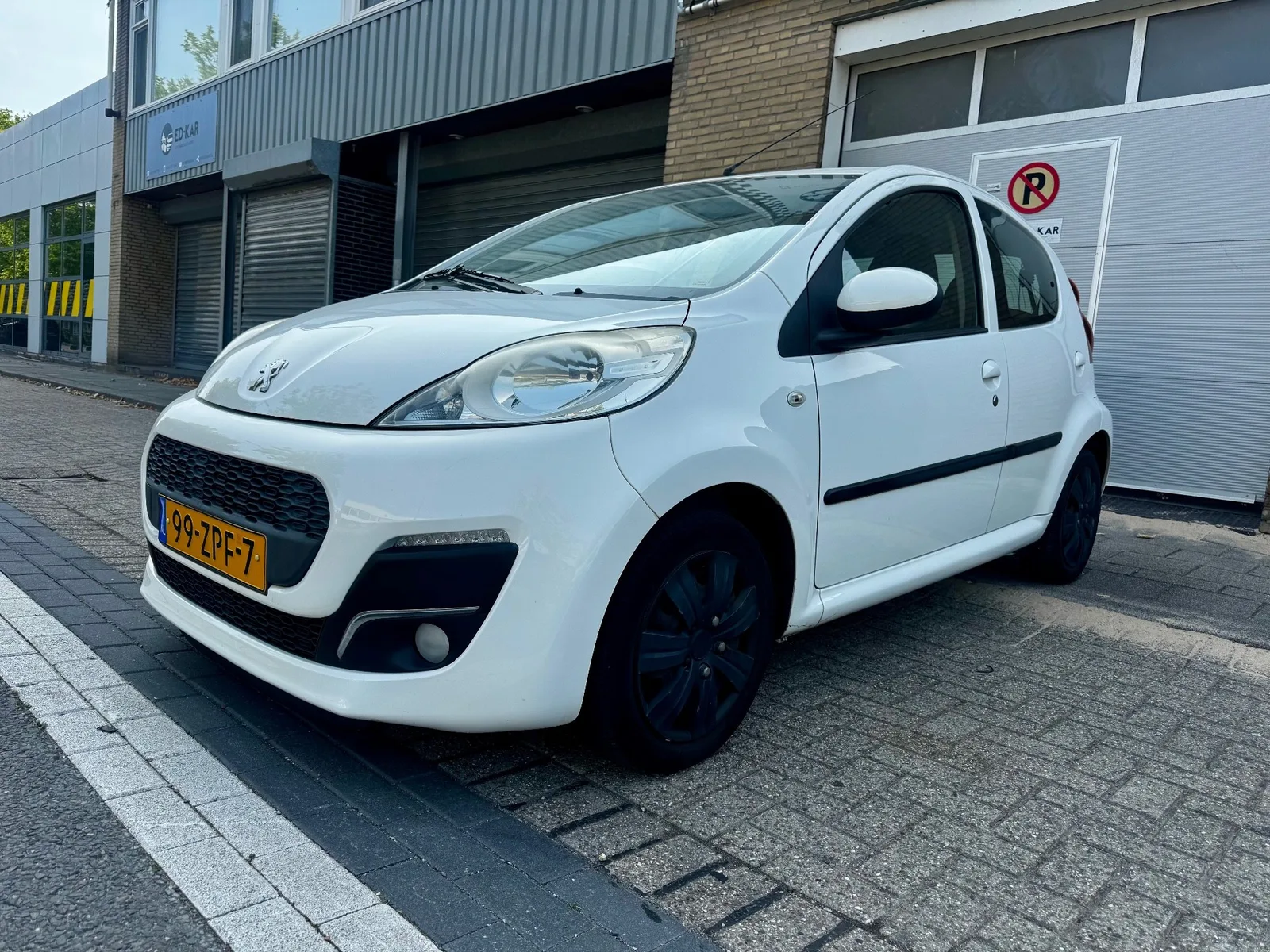 Peugeot 107 (2013) — foto 1
