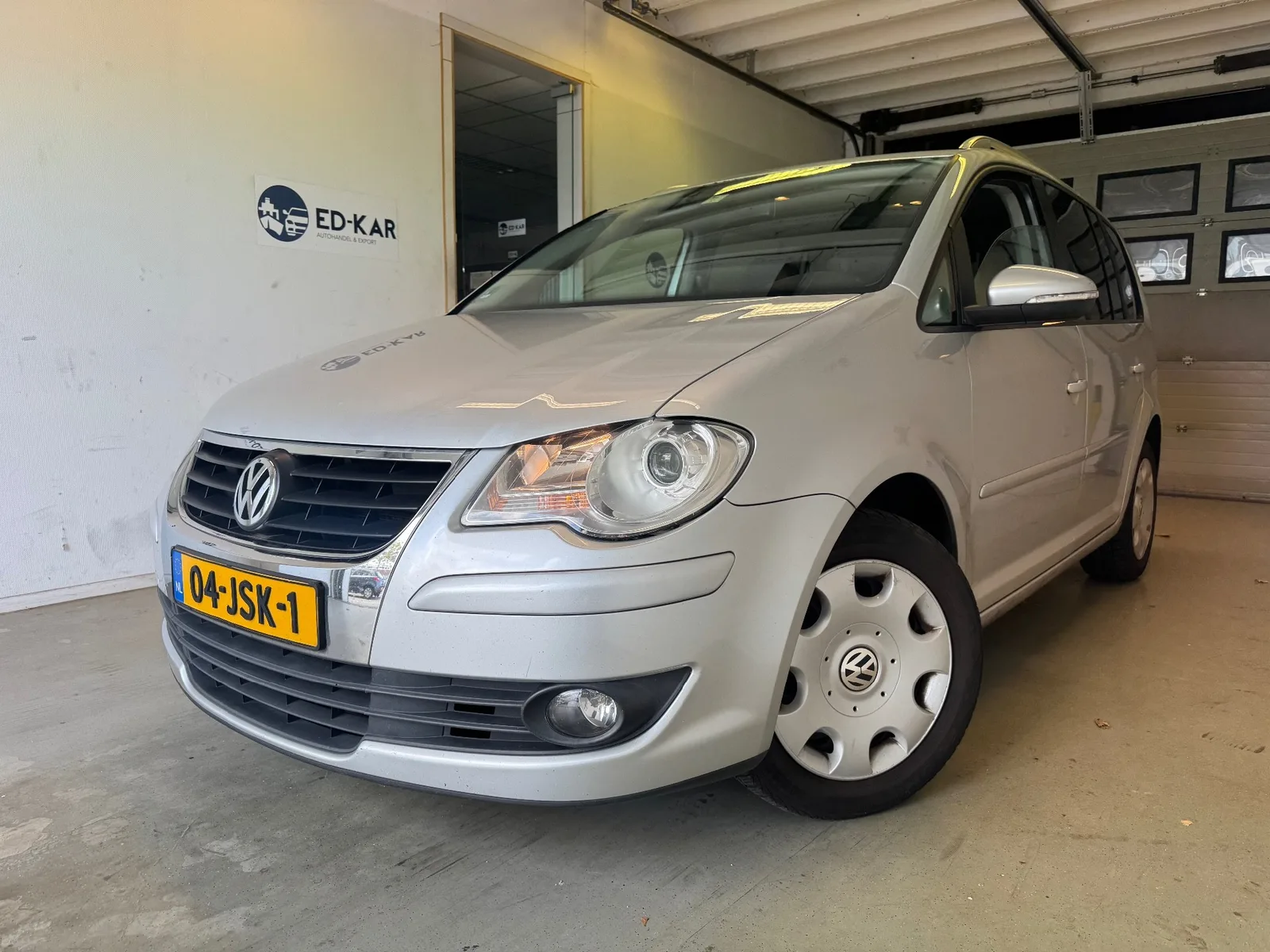 Volkswagen Touran (2009) — foto 1