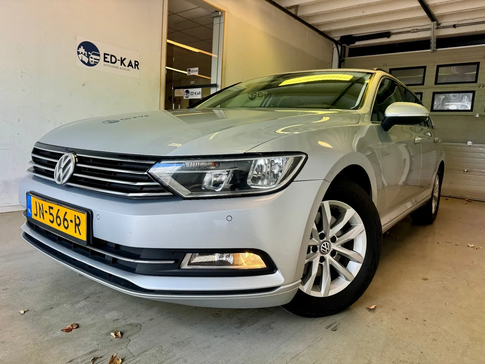 Volkswagen Passat (2015) — foto 1