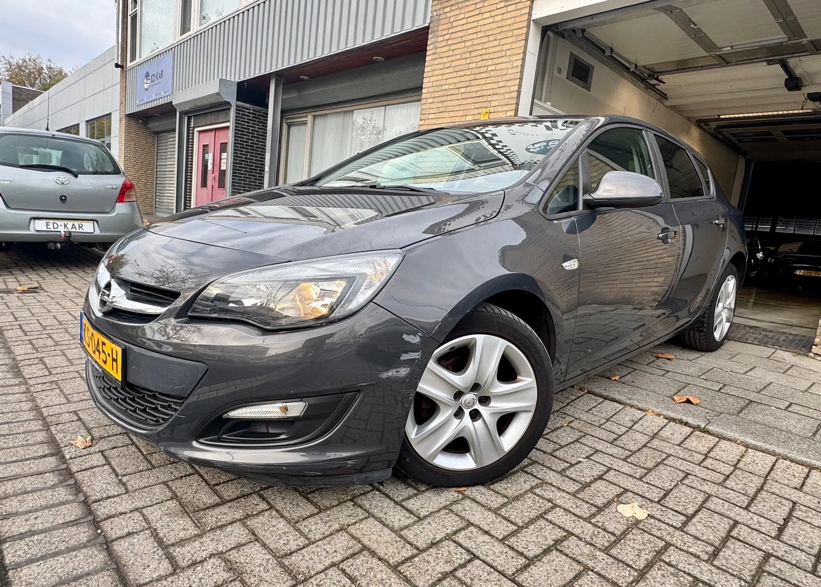 Opel Astra (2013) — foto 1
