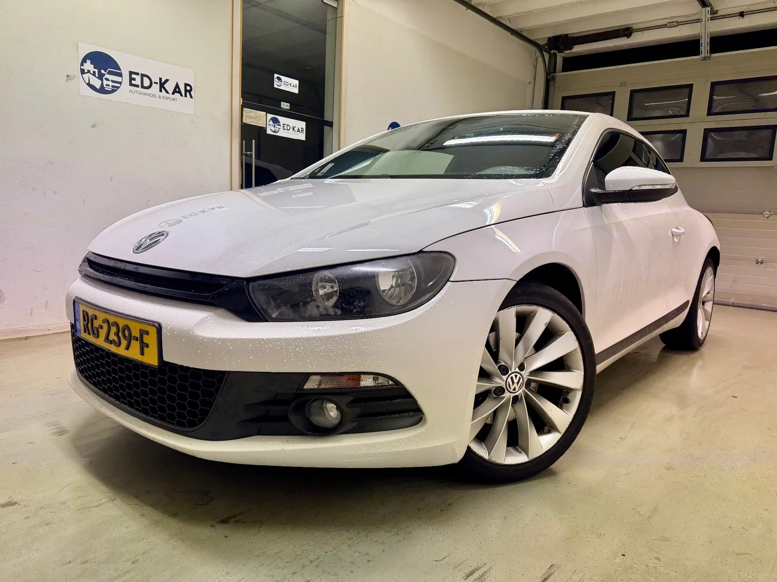 Volkswagen SCIROCCO (2009) — foto 1