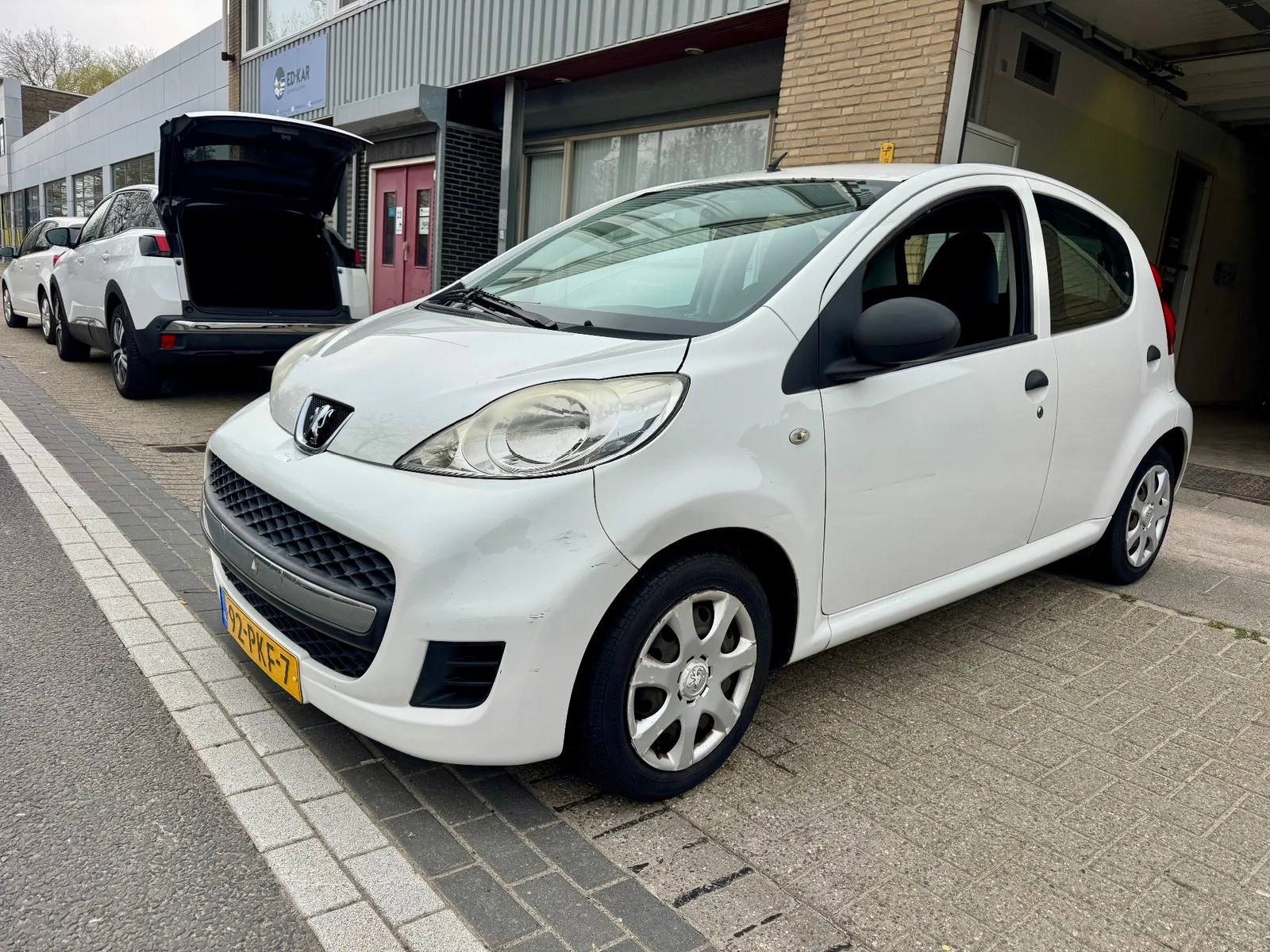 Peugeot 107 (2011) — foto 1