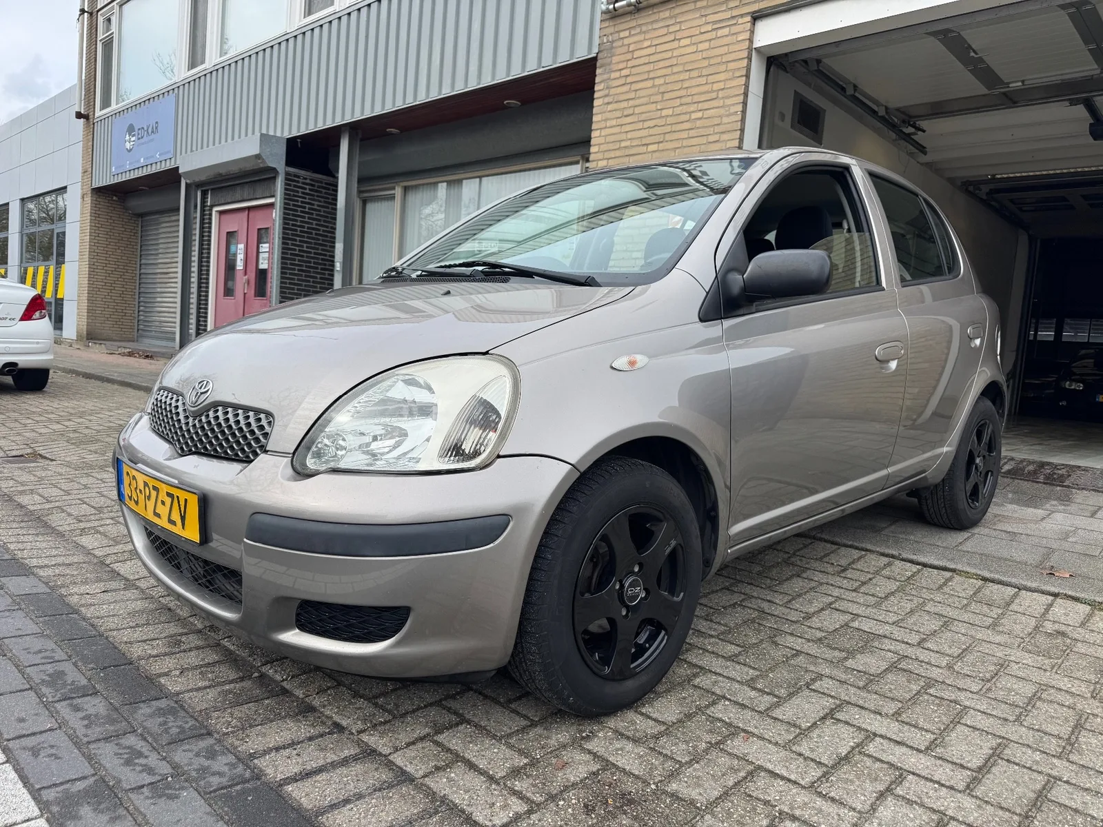 Toyota Yaris (2005) — foto 1