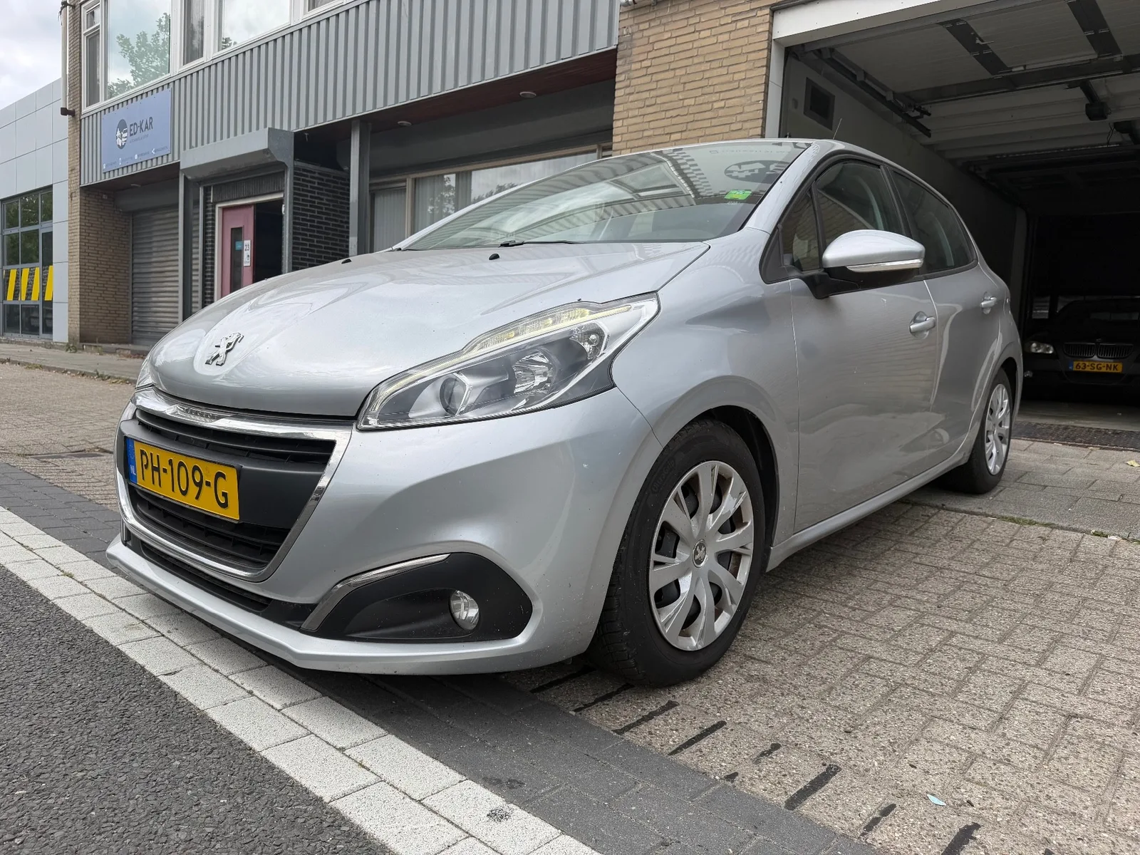 Peugeot 208 (2017) — foto 1
