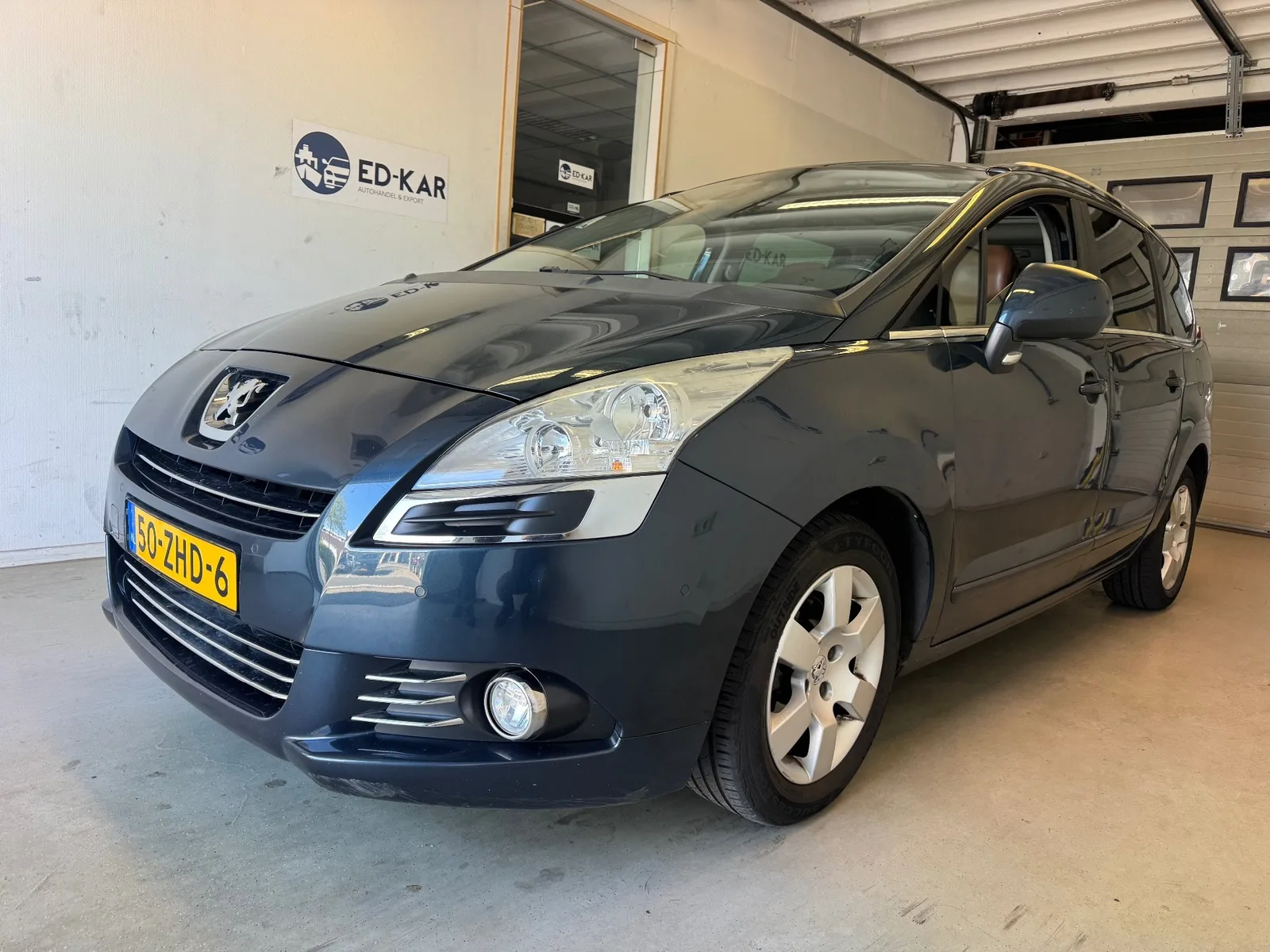 Peugeot 5008 (2012) — foto 1