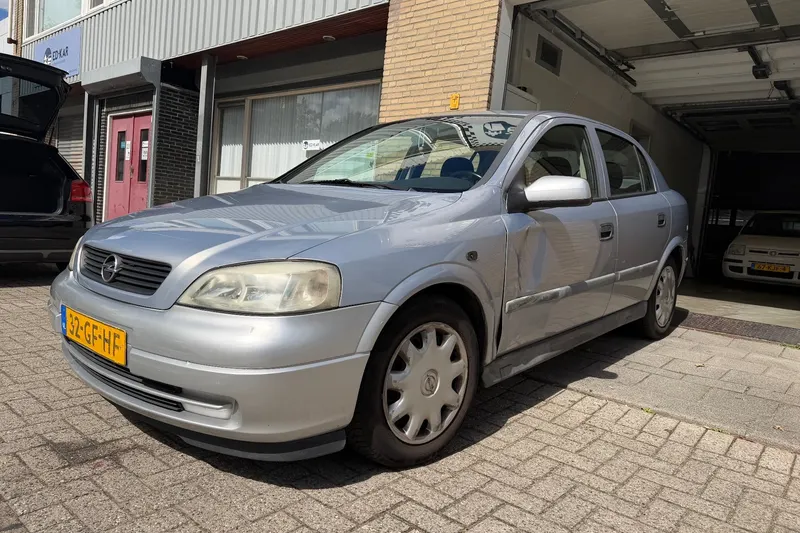 Opel Astra (2000)