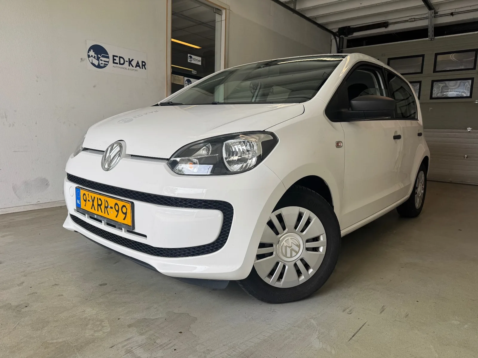 Volkswagen Up (2014) — foto 1