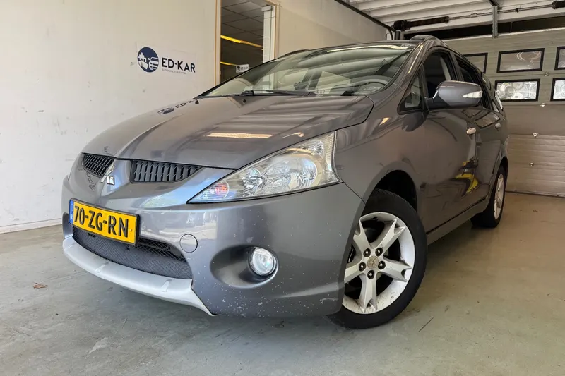 Mitsubishi GRANDIS (2008)
