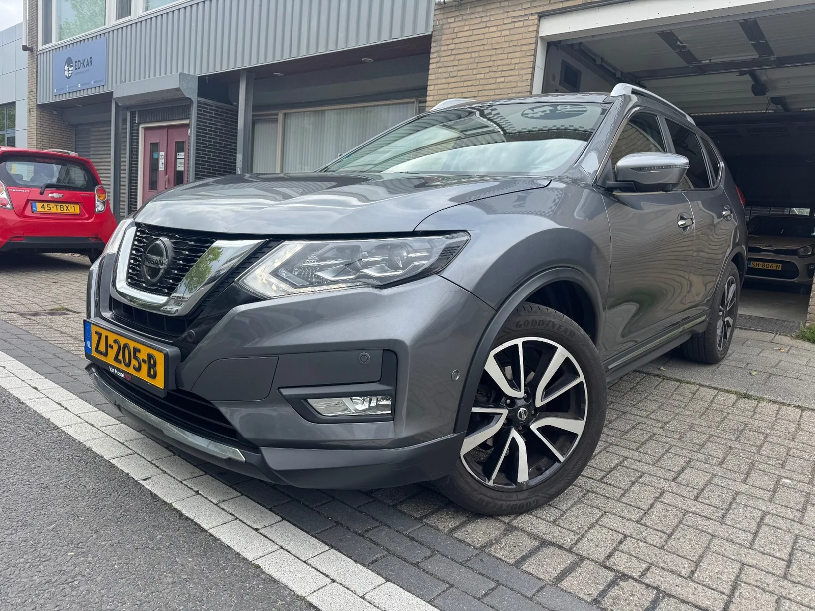 Nissan X-Trail (2019) — foto 1