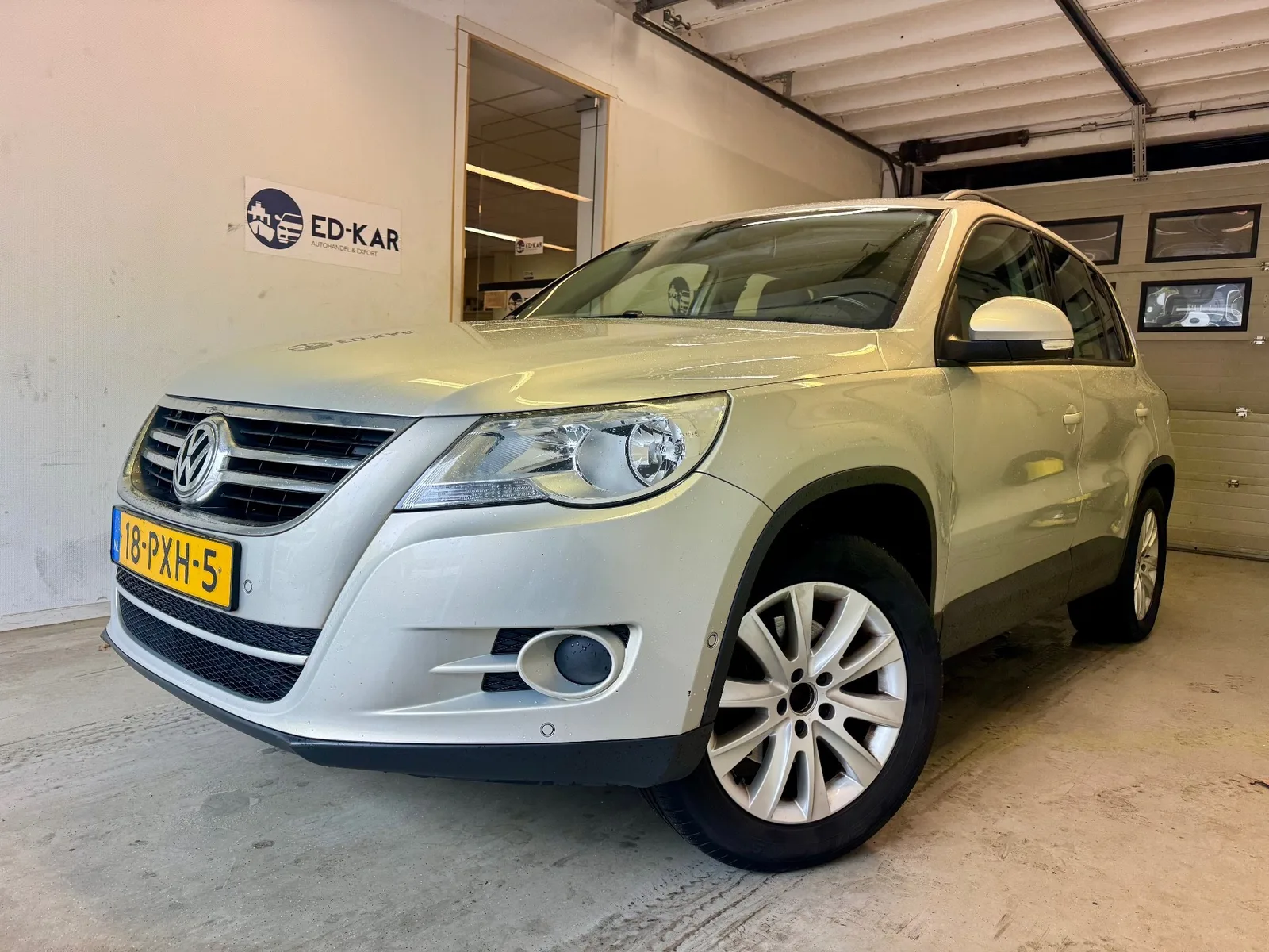 Volkswagen Tiguan (2011) — foto 1
