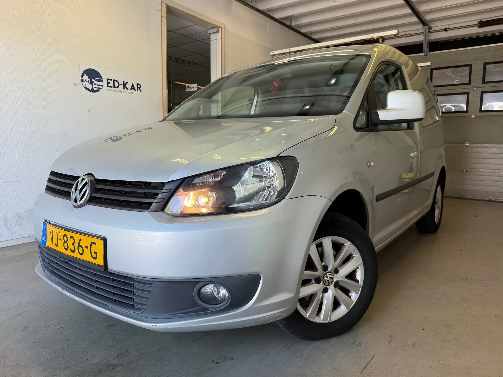 Volkswagen Caddy (2014) — foto 1