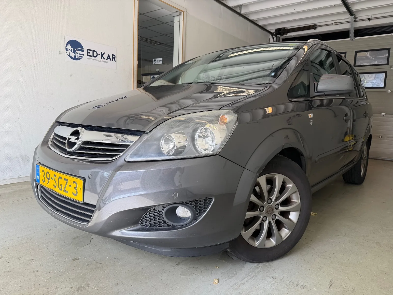 Opel Zafira (2011) — foto 1