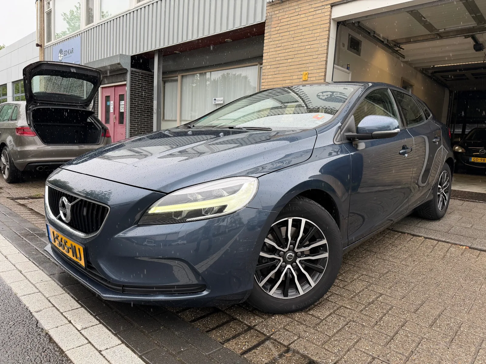 Volvo V40 (2019) — foto 1