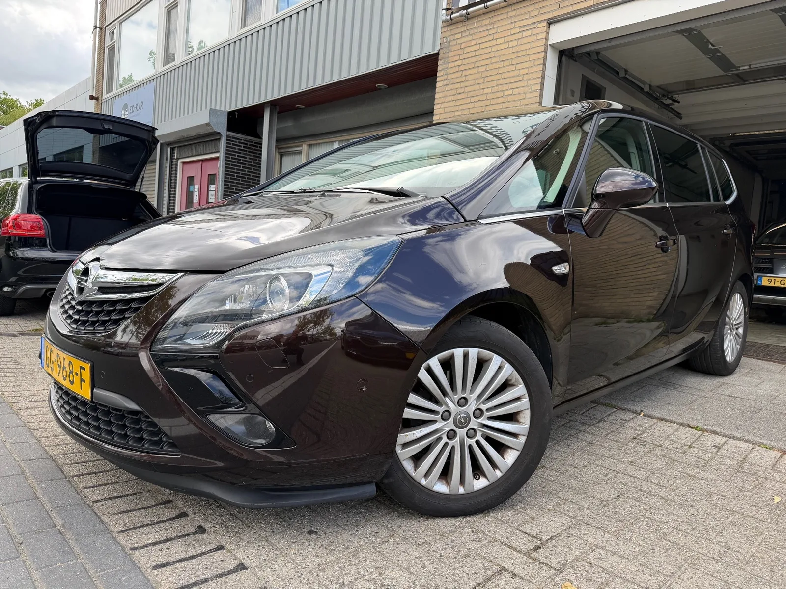Opel Zafira Tourer (2015) — foto 1