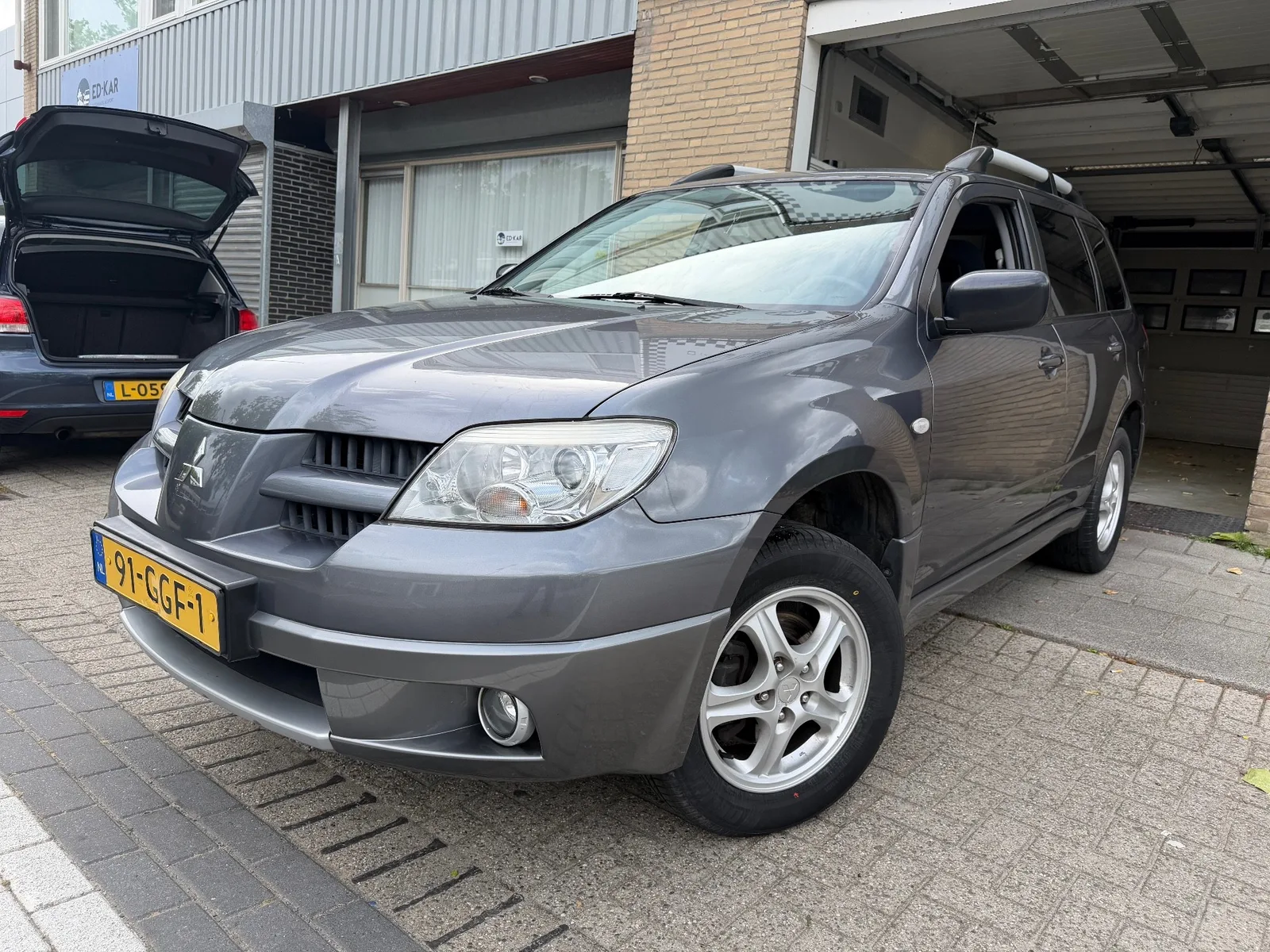 Mitsubishi Outlander (2008) — foto 1