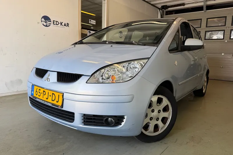 Mitsubishi Colt (2004)