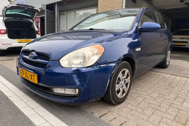 Hyundai ACCENT (2008)