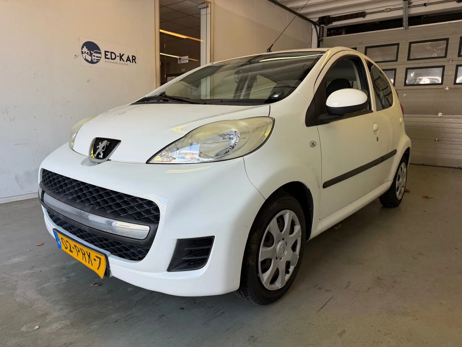 Peugeot 107 (2011) — foto 1